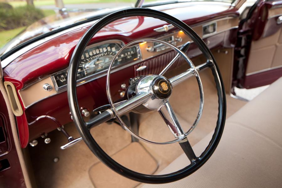  Cadillac Series 60S Special Fleetwood Sedan 1949 года  (фото 15 из 16)